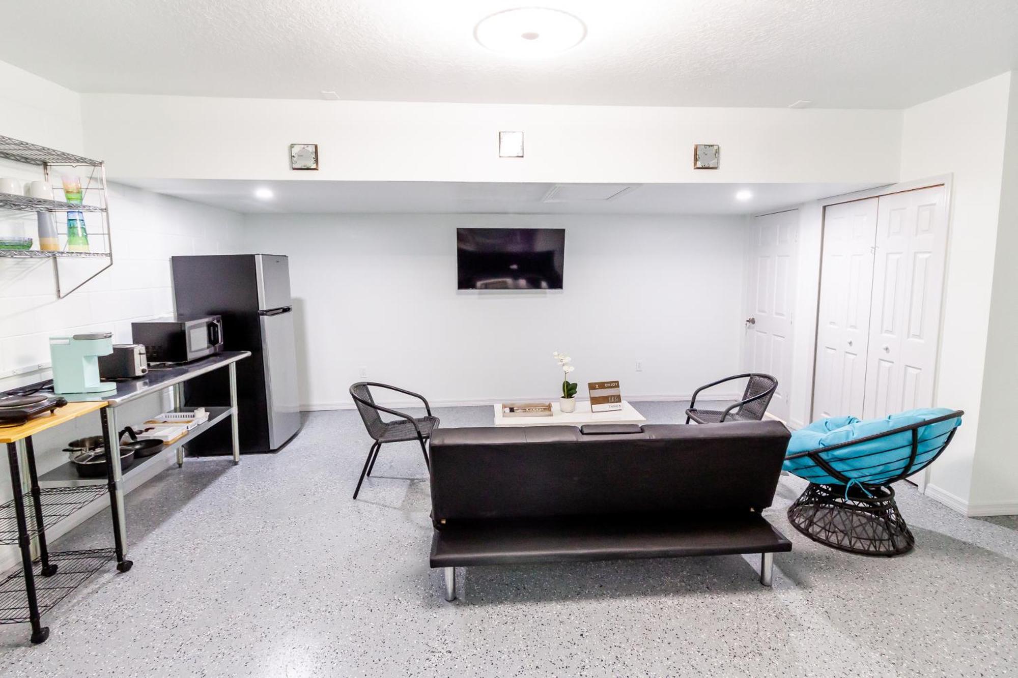 Beautiful Fully Furnished 2-bedroom Luxury Villa Kissimmee